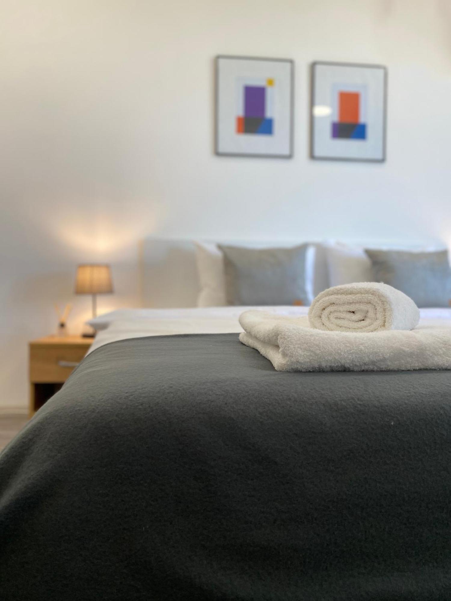 Hello Studios Budget Stays Free Parking & Wifi Stara Zagora Exterior foto