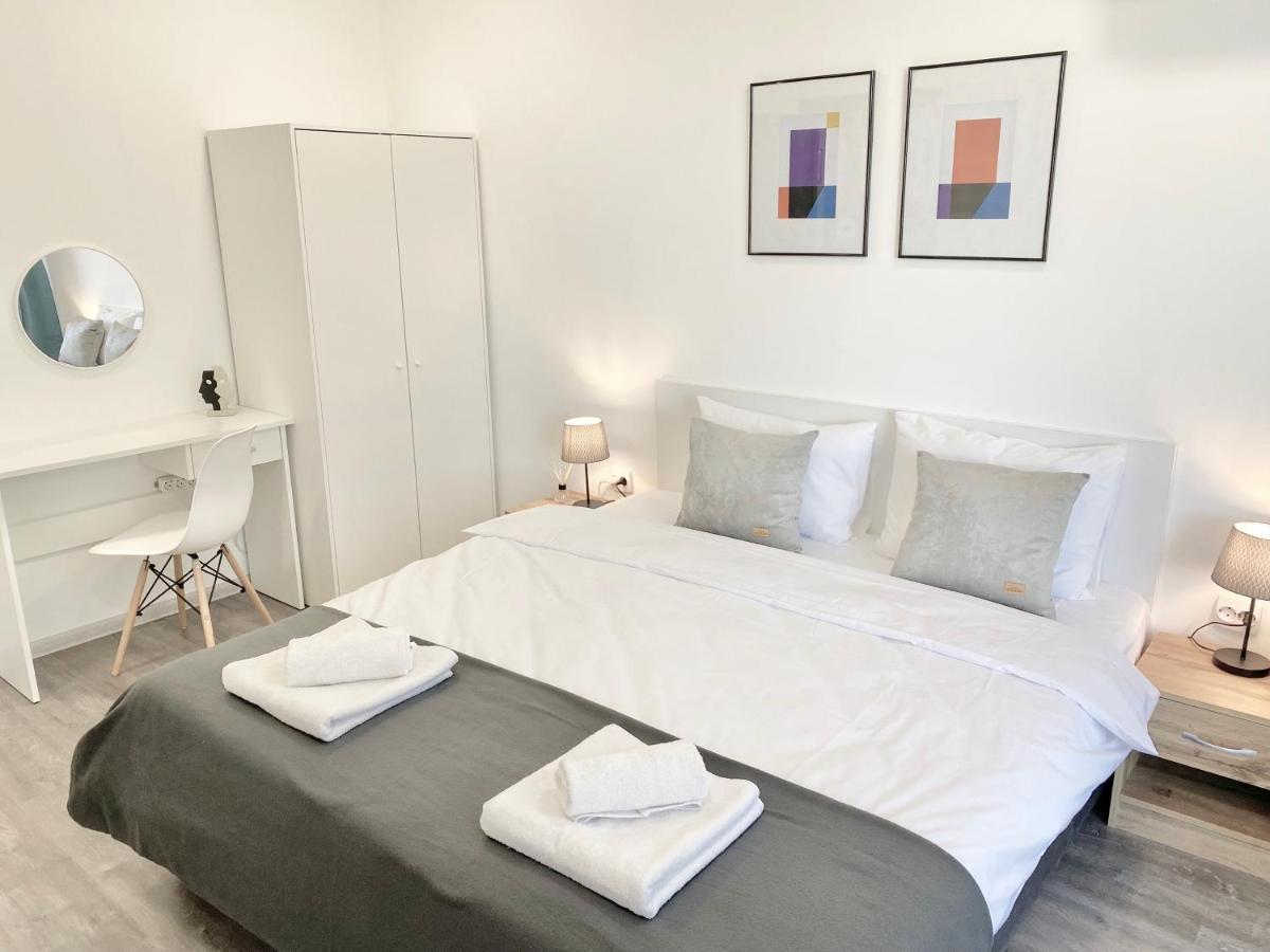 Hello Studios Budget Stays Free Parking & Wifi Stara Zagora Exterior foto